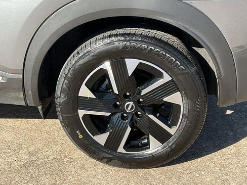 Used 2025 Nissan Kicks SV image 8