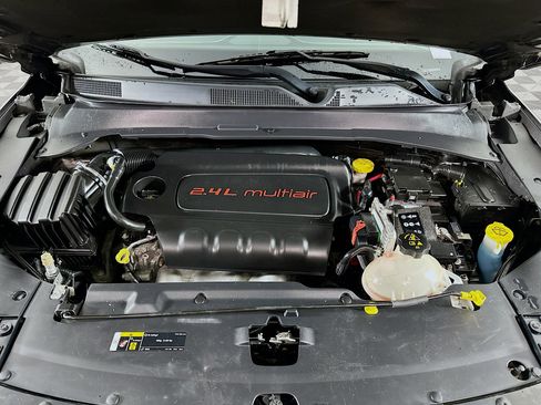 Used 2018 Jeep Compass Latitude w/ Popular Equipment Group image 32