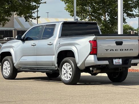 Certified 2025 Toyota Tacoma SR5 AWD/4WD image 7
