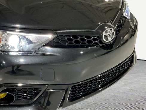 Used 2017 Toyota Corolla iM w/ All-Weather Mat Package FWD image 31