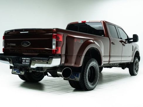 Used 2017 Ford F350 Lariat w/ Lariat Value Package AWD/4WD image 12