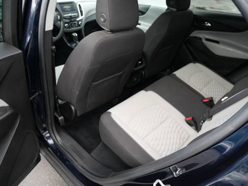 Used 2021 Chevrolet Equinox LS AWD/4WD image 18