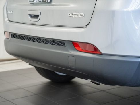 Certified 2023 Jeep Compass Latitude AWD/4WD image 9