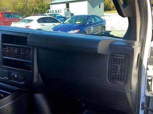 Used 2020 Chevrolet Express 3500 LS image 16