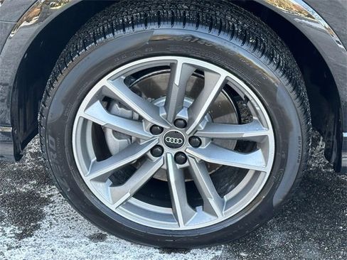 Certified 2025 Audi Q3 2.0T Premium w/ Convenience Package image 10