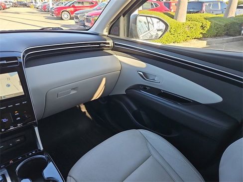 Used 2023 Hyundai Tucson Limited image 10