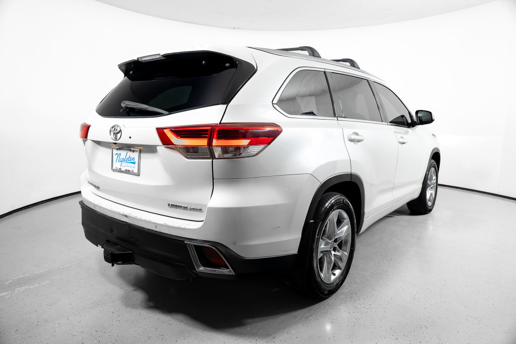 Used 2018 Toyota Highlander Limited AWD/4WD image 8