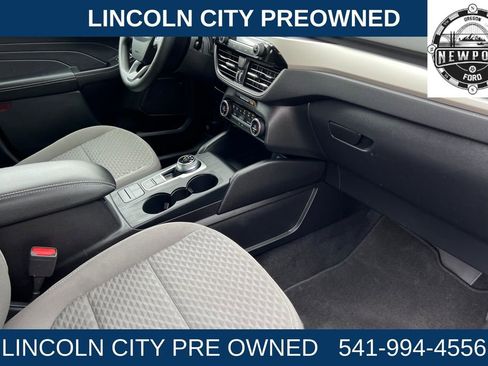 Used 2021 Ford Escape SE image 15