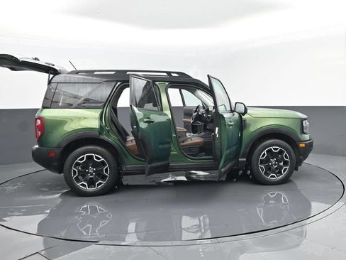Used 2025 Ford Bronco Sport Outer Banks w/ Outer Banks Tech Package+ AWD/4WD image 29