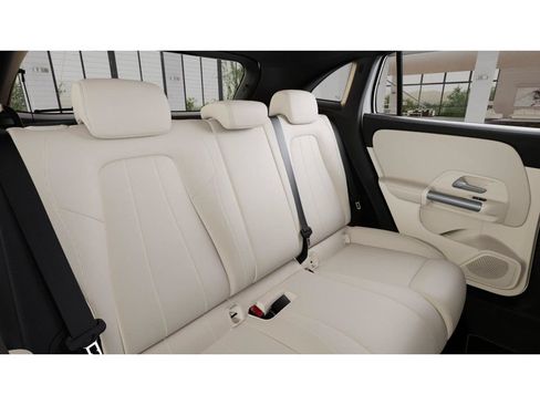 New 2026 Mercedes-Benz GLA 250 4MATIC image 5