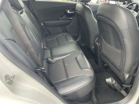 Used 2017 Kia Niro EX image 25