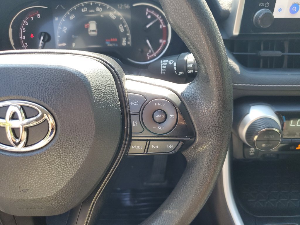 Used 2024 Toyota RAV4 XLE AWD/4WD image 29