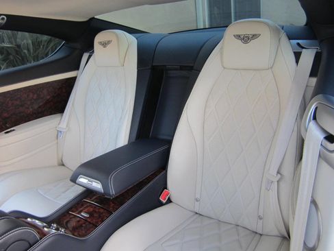Used 2015 Bentley Continental GT image 18