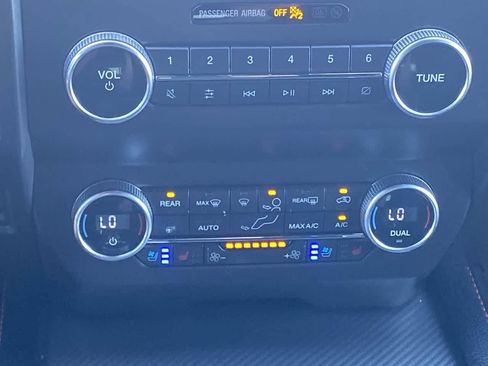 Used 2019 Ford Expedition Limited w/ Equipment Group 303A AWD/4WD image 19