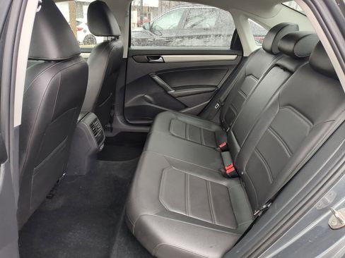 Used 2021 Volkswagen Passat 2.0T SE image 28