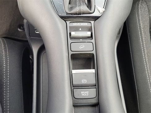 Used 2024 Honda HR-V LX image 21