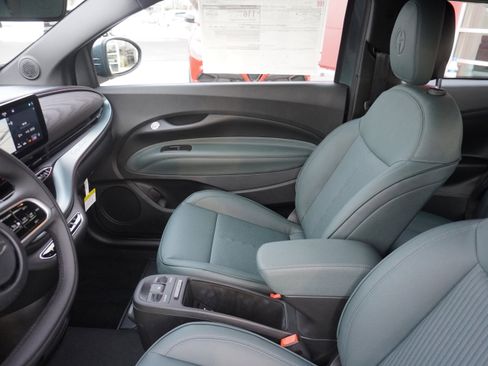 New 2025 FIAT 500 e image 16