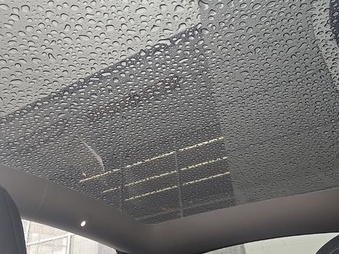 Used 2021 Tesla Model Y Long Range image 5