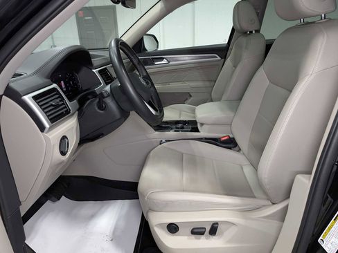 Used 2022 Volkswagen Atlas SE image 4