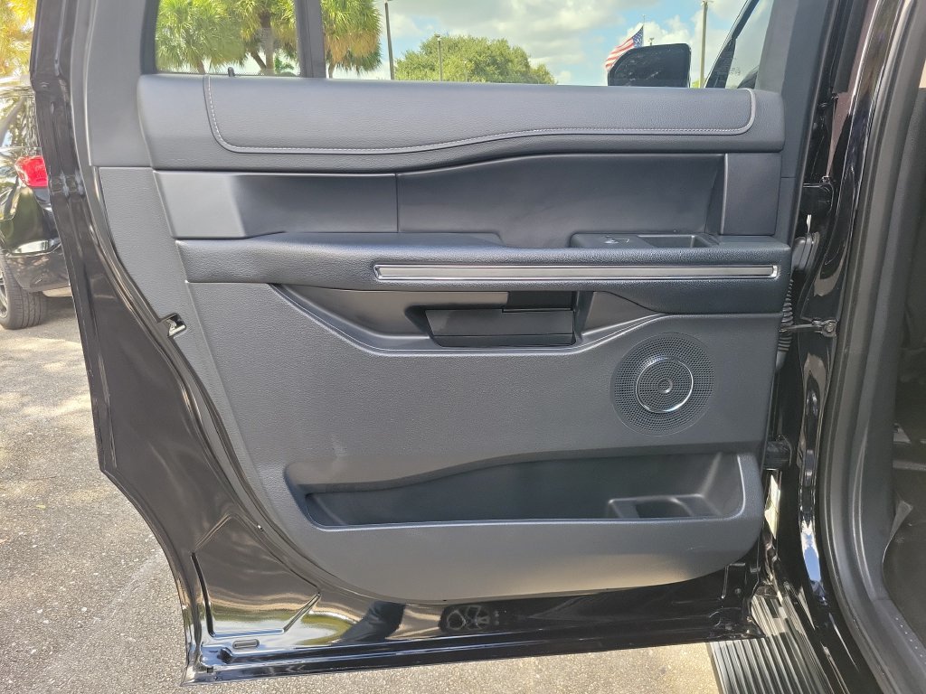 Used 2024 Ford Expedition Max XLT AWD/4WD image 10