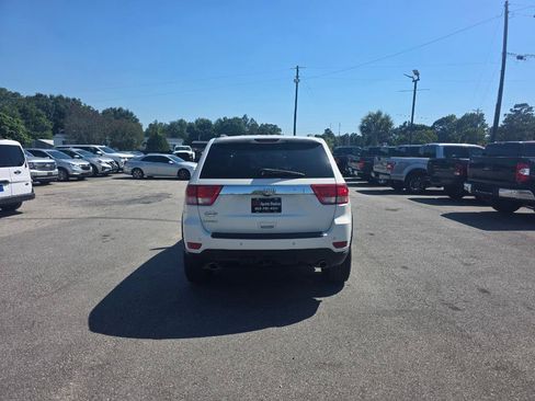 Used 2012 Jeep Grand Cherokee Laredo RWD image 3