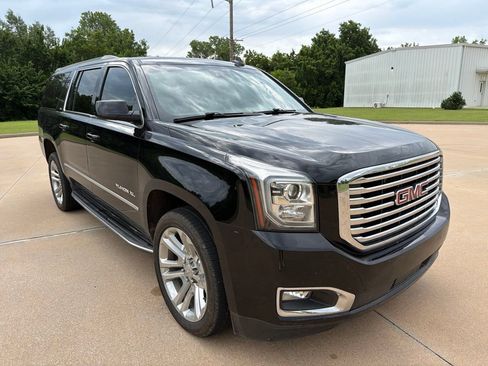 Used 2018 GMC Yukon XL SLT w/ Premium Edition AWD/4WD image 7