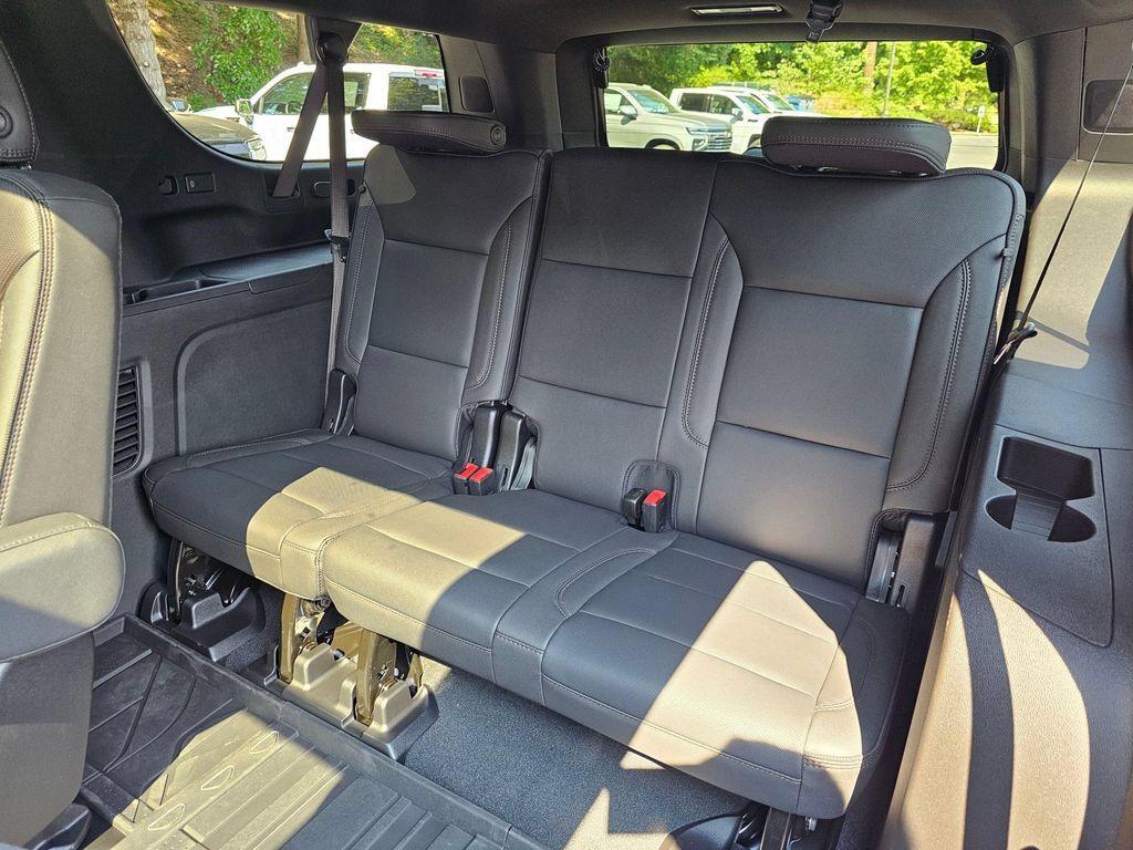 New 2026 Chevrolet Suburban High Country AWD/4WD image 18