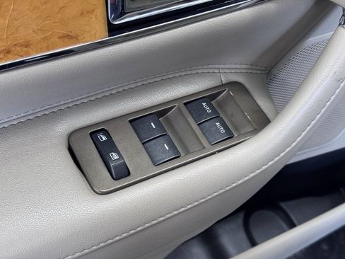 Used 2013 Lincoln MKX Base AWD 4dr SUV image 23