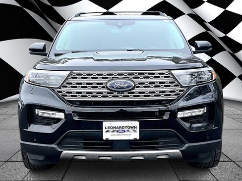 Certified 2022 Ford Explorer Limited w/ Equipment Group 301A image 3