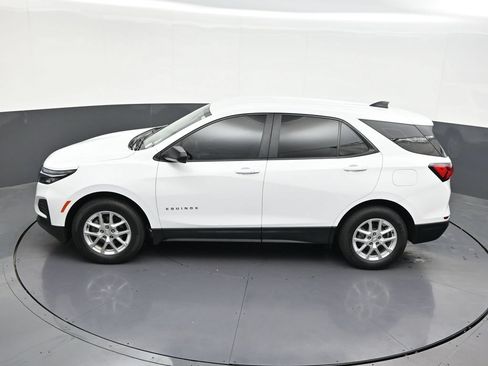 Used 2022 Chevrolet Equinox LS FWD image 16