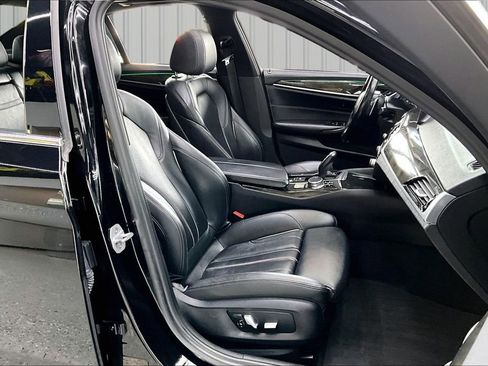 Used 2018 BMW 530i xDrive AWD/4WD image 30
