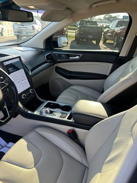 Used 2021 Ford Edge Titanium AWD/4WD image 34