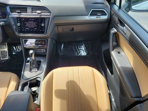 Used 2024 Volkswagen Tiguan SE R-Line FWD image 16