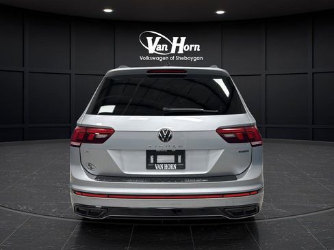 Used 2022 Volkswagen Tiguan SE R-Line image 4
