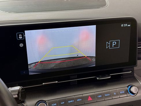 Used 2024 Hyundai Kona SEL FWD image 3