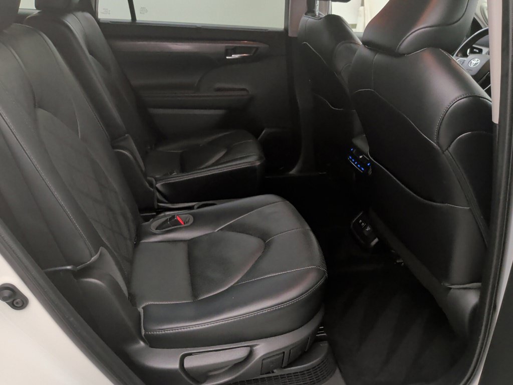 Used 2021 Toyota Highlander Platinum AWD/4WD image 18