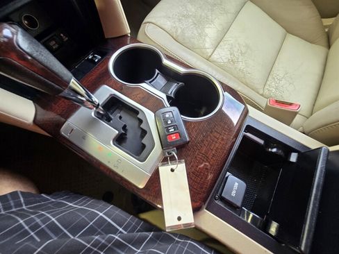 Used 2012 Toyota Camry XLE image 21