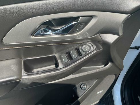 Used 2020 Chevrolet Traverse RS FWD image 21
