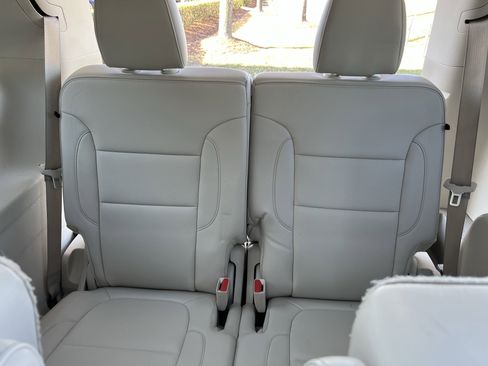 Used 2021 GMC Acadia Denali w/ Denali Technology Package image 33