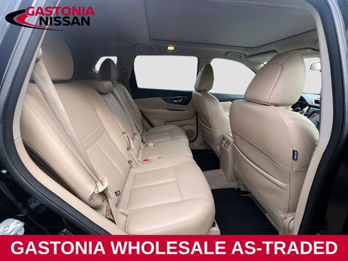 Used 2015 Nissan Rogue SL w/ SL Premium Package image 29