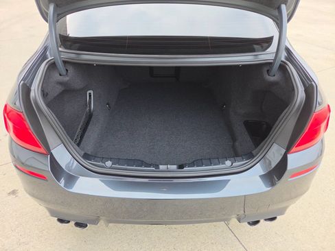 Used 2013 BMW M5 RWD image 19