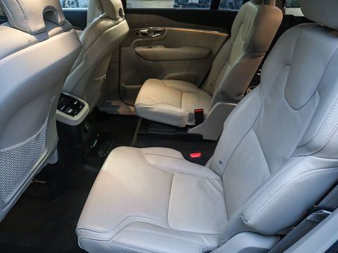 Used 2022 Volvo XC90 T8 Inscription w/ Advanced Package image 19