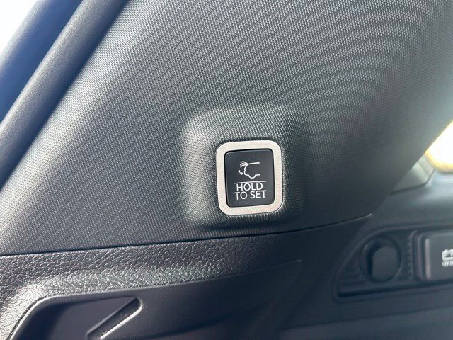 Used 2025 Jeep Grand Cherokee Limited RWD image 22
