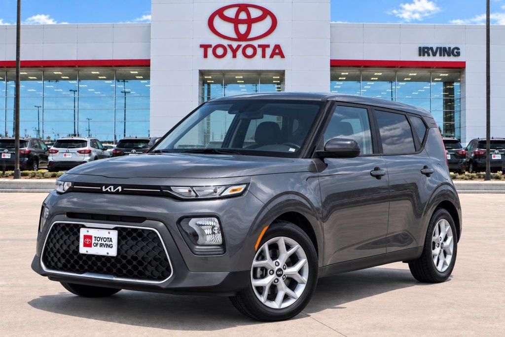 Used 2022 Kia Soul LX w/ Technology Package FWD image 1