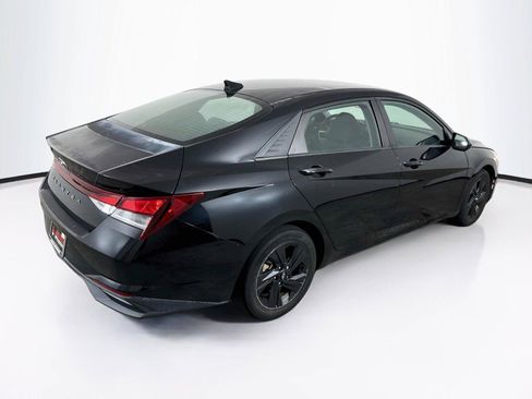 Used 2022 Hyundai Elantra SEL FWD image 5