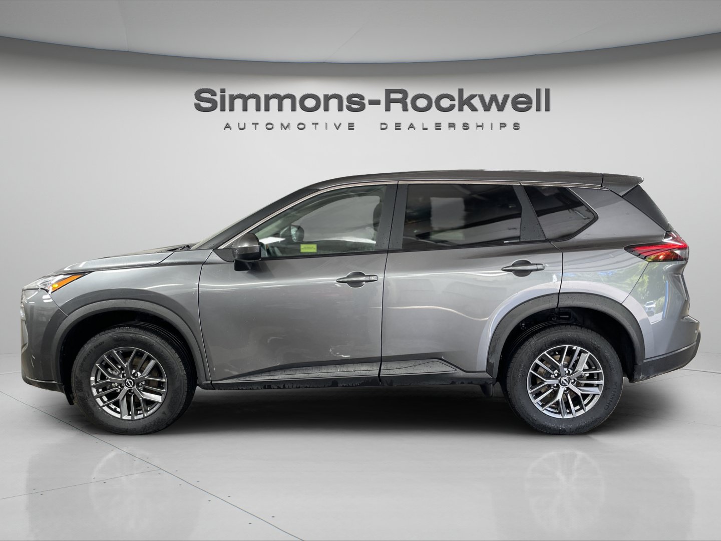 Used 2026 Nissan Rogue SV AWD/4WD image 2