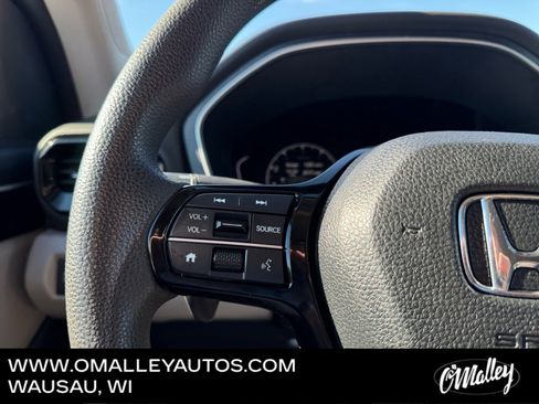 Used 2023 Honda Pilot LX image 16