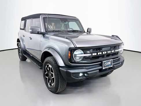 Used 2023 Ford Bronco Outer Banks AWD/4WD image 1