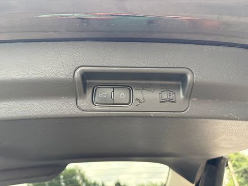 Used 2025 Ford Explorer Active w/ Active Comfort Package AWD/4WD image 23