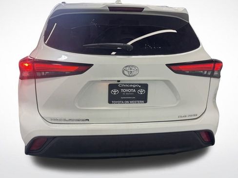 Used 2021 Toyota Highlander XLE image 4